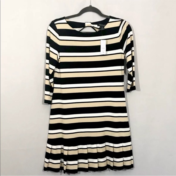 White House Black Market Dresses & Skirts - WHBM Keyhole Back Dress Stripe Ruffle Hem 3/4 Slv